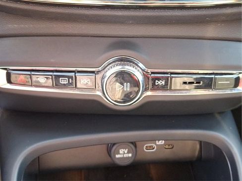 Certified 2023 Volvo C40 P8 Recharge Plus w/ Climate Package image 17