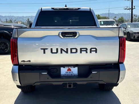 Used 2025 Toyota Tundra Limited AWD/4WD image 4
