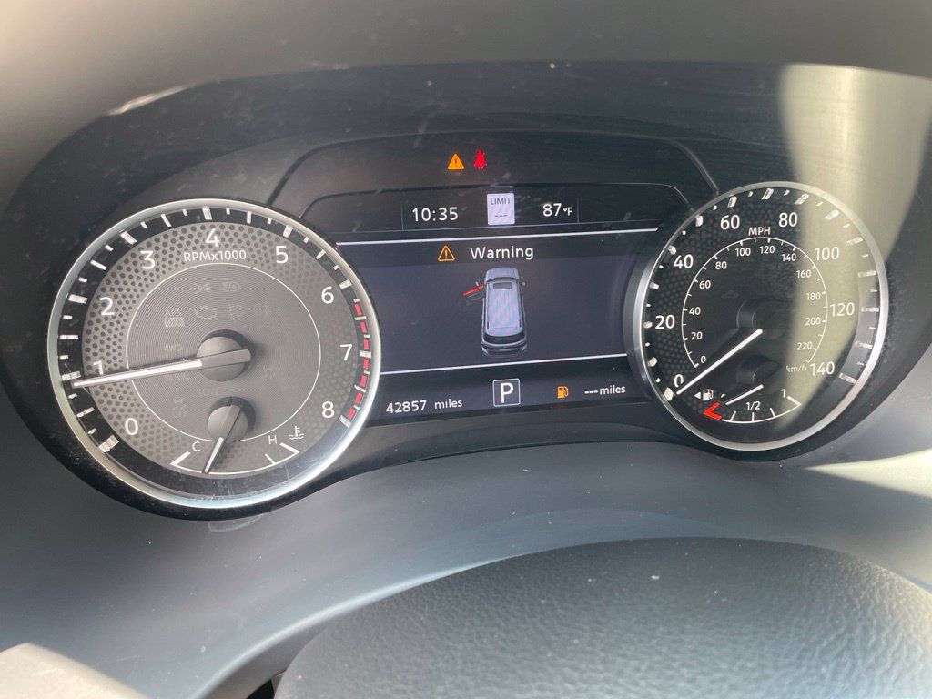 Used 2021 Nissan Armada Platinum RWD image 26