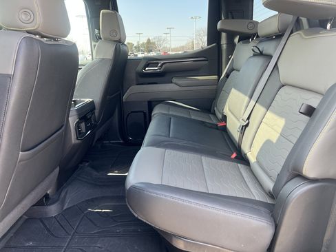 Used 2022 Chevrolet Silverado 1500 ZR2 w/ Technology Package image 13