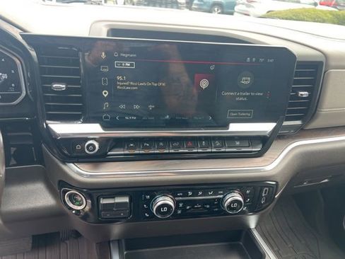Used 2022 GMC Sierra 1500 SLT w/ SLT Premium Plus Package AWD/4WD image 14