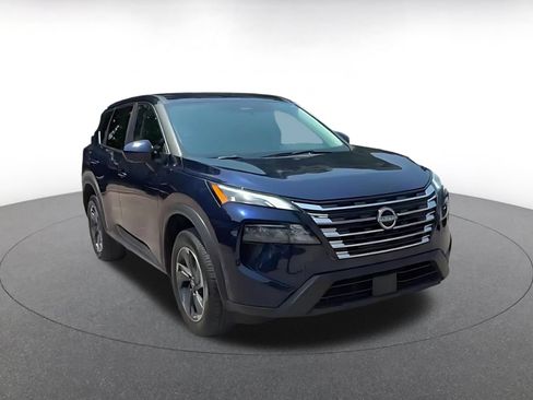 Used 2025 Nissan Rogue SV FWD image 3