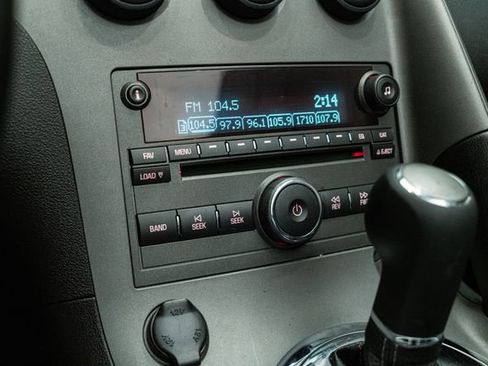 Used 2007 Pontiac Solstice Convertible w/ Premium Package RWD image 25