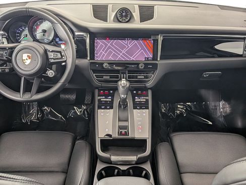 Certified 2024 Porsche Macan S AWD/4WD image 21