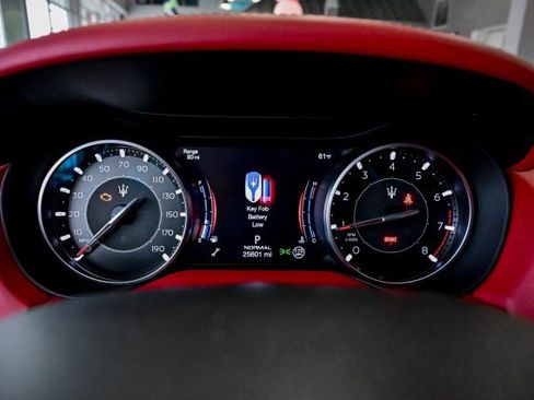 Used 2022 Maserati Ghibli Modena image 38