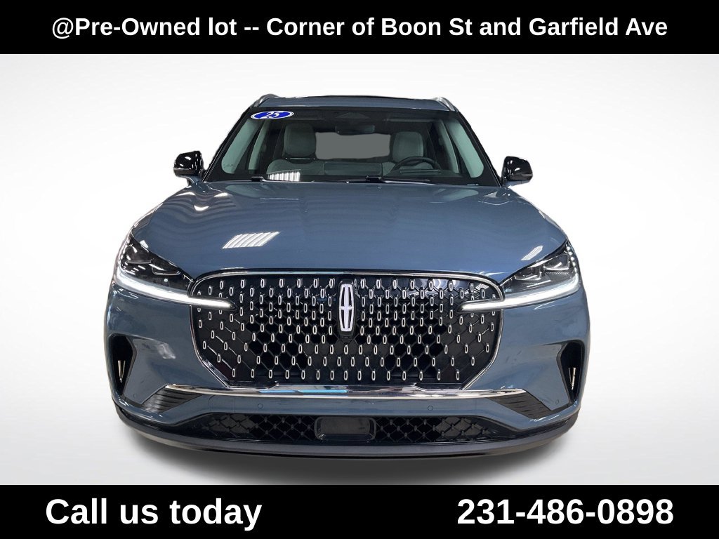 Used 2025 Lincoln Aviator Reserve w/ Equipment Group 201A AWD/4WD image 8