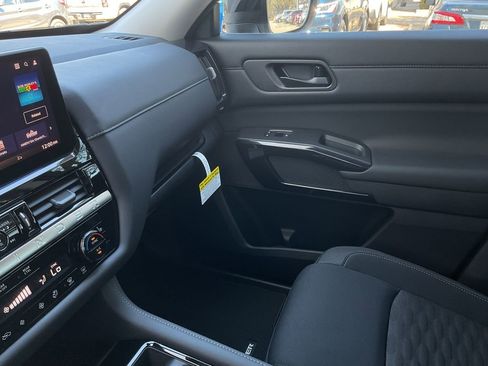 New 2026 Nissan Pathfinder SV image 38