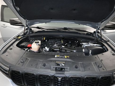 Used 2023 Jeep Grand Cherokee L Limited w/ Luxury Tech Group II image 26