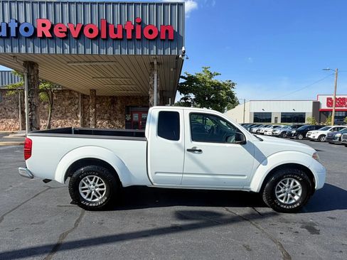 Used 2015 Nissan Frontier SV RWD image 8