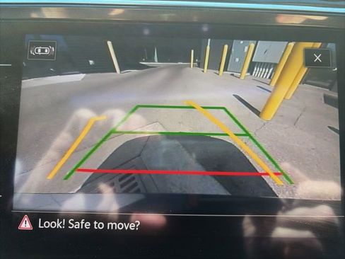 Used 2022 Volkswagen Tiguan SE R-Line image 11