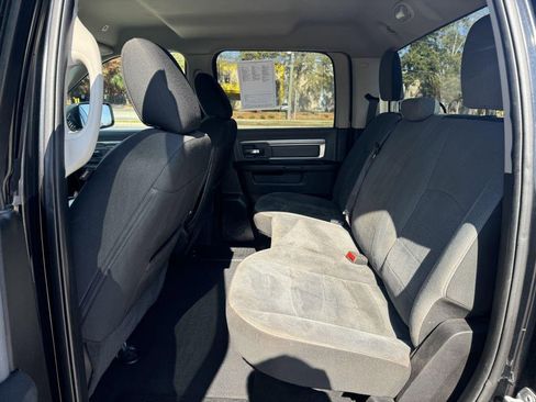 Used 2021 RAM 1500 Classic SLT image 10