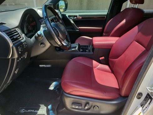 Used 2023 Lexus GX 460 Luxury w/ Accessory Package AWD/4WD image 20