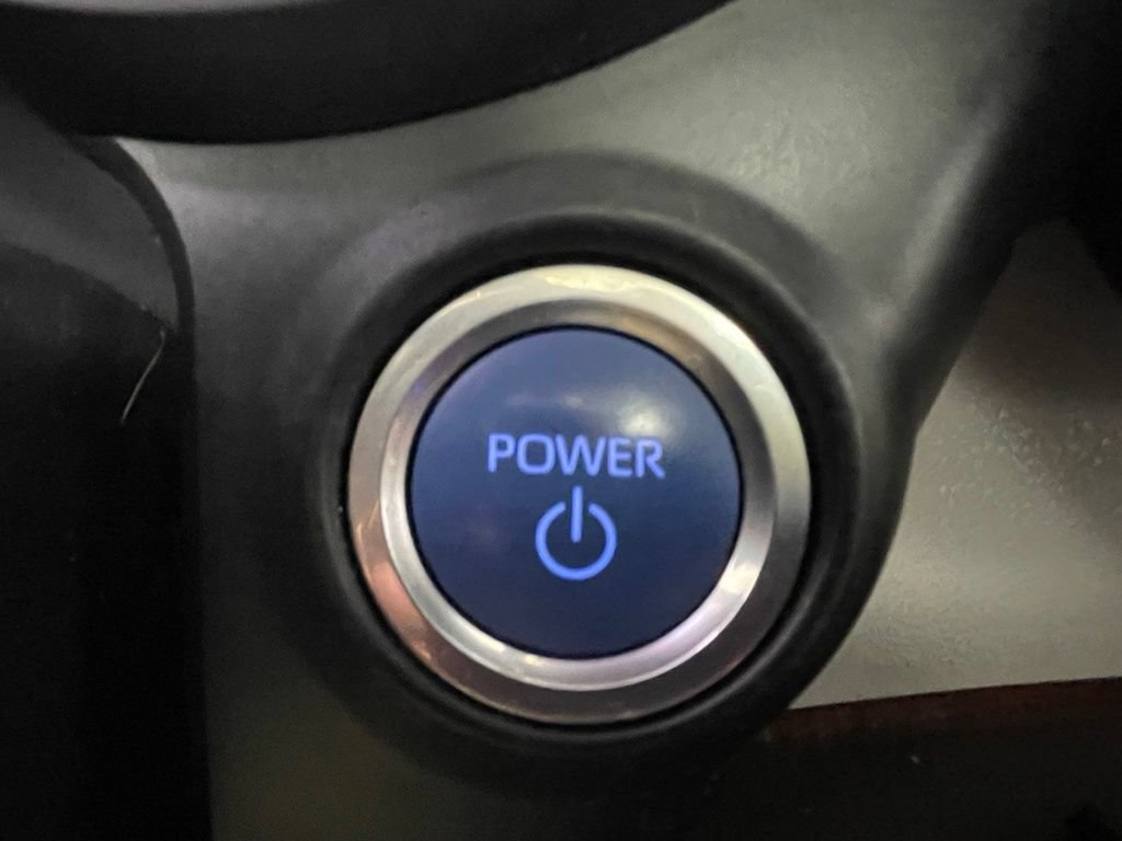 Used 2023 Toyota Sienna XLE FWD image 32