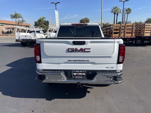 New 2026 GMC Sierra 1500 SLE w/ Preferred Package image 6
