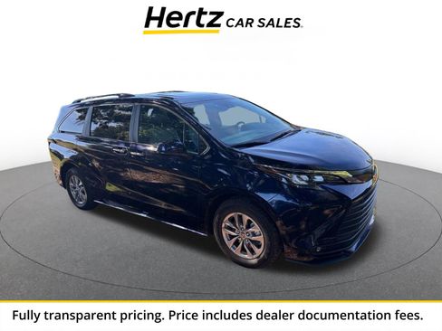 Used 2025 Toyota Sienna XLE FWD image 1