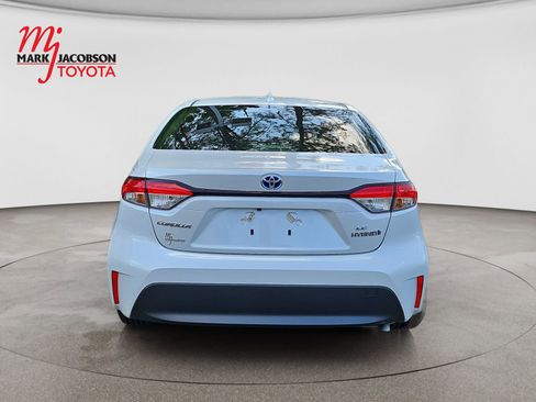 Used 2024 Toyota Corolla LE FWD image 6