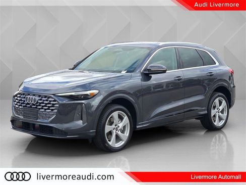 Used 2025 Audi Q5 2.0T Premium Plus w/ Premium Plus image 2