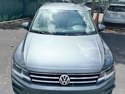 Used 2020 Volkswagen Tiguan SE image 15