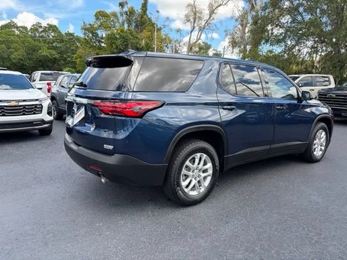 Used 2022 Chevrolet Traverse LS FWD image 6