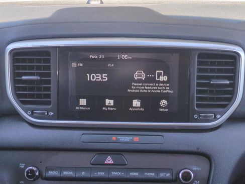 Used 2020 Kia Sportage LX image 16