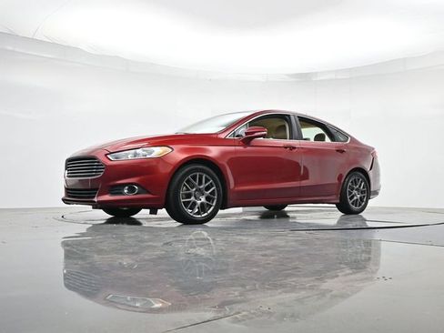 Used 2014 Ford Fusion SE w/ Equipment Group 202A FWD image 32