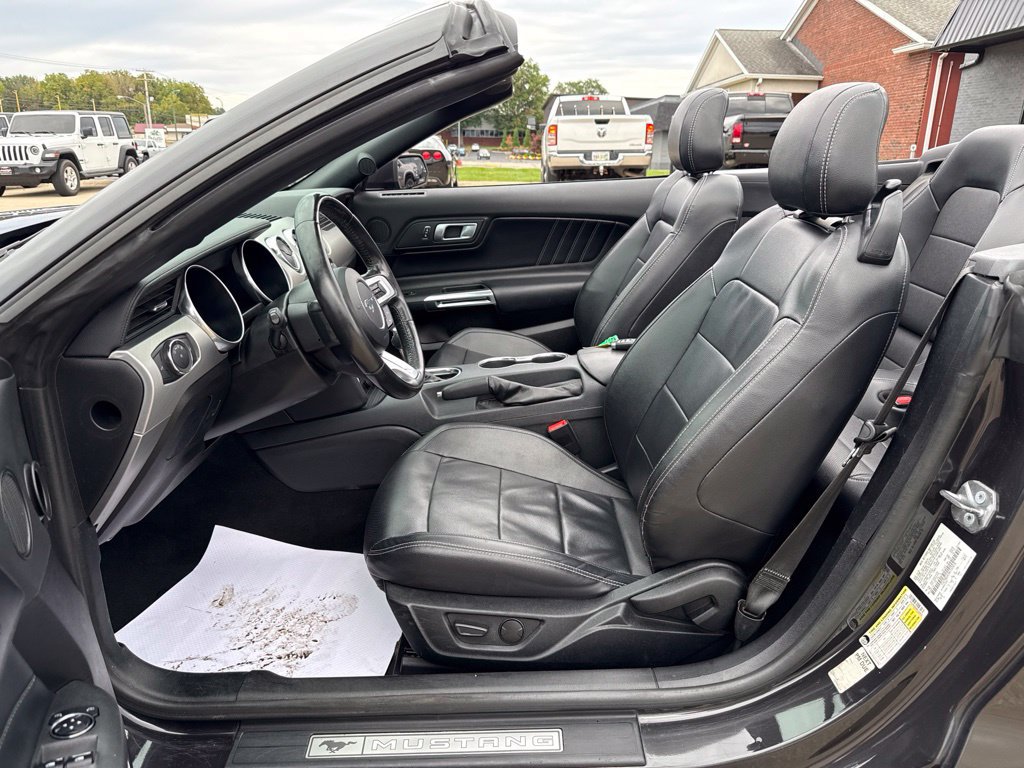 Used 2022 Ford Mustang Premium RWD image 29