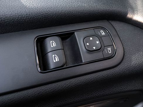 Used 2024 Mercedes-Benz Sprinter 2500 image 19