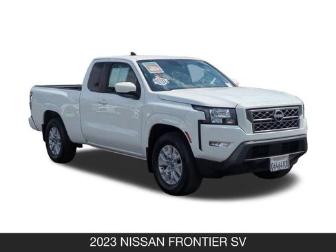 Used 2023 Nissan Frontier SV w/ SV Convenience Package RWD image 2