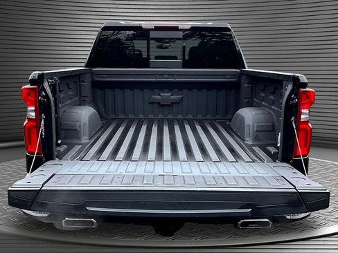 Used 2024 Chevrolet Silverado 1500 LT Trail Boss w/ Convenience Package II image 7