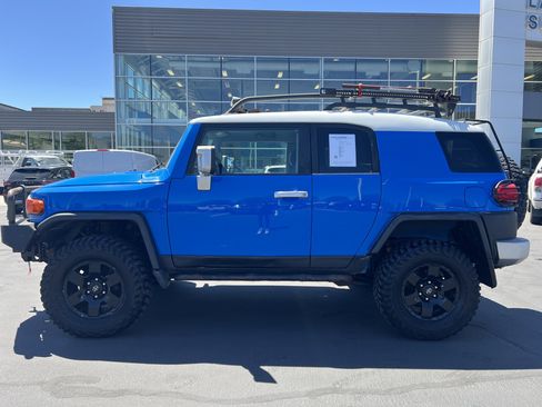 Used 2007 Toyota FJ Cruiser 4WD image 2