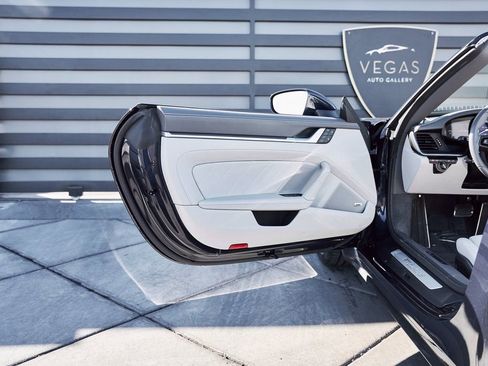 Used 2022 Porsche 911 Turbo S image 23