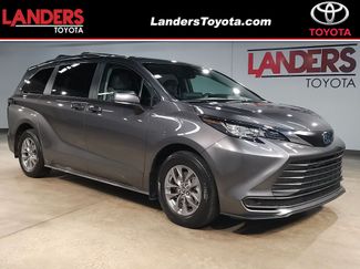 Used 2023 Toyota Sienna LE w/ LE Plus Package FWD video 1