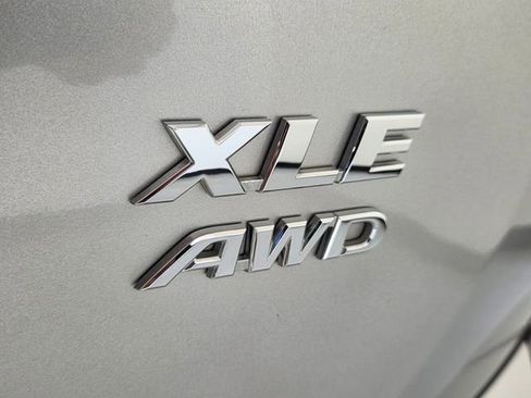 Used 2018 Toyota RAV4 XLE w/ Plus Extra Value Package AWD/4WD image 15