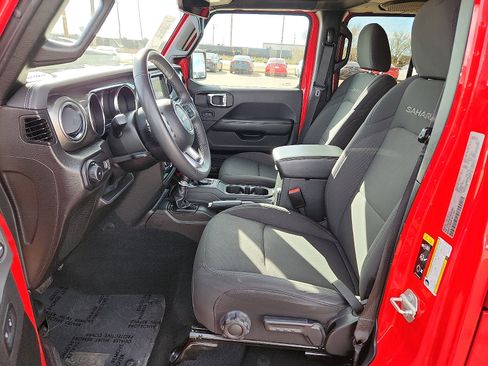 Used 2023 Jeep Wrangler Unlimited Sahara image 12