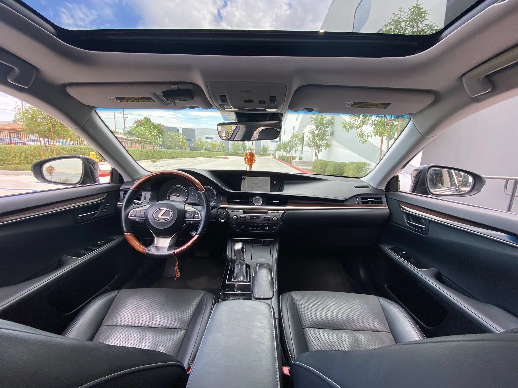 Used 2017 Lexus ES 350 w/ Navigation System Package FWD image 19