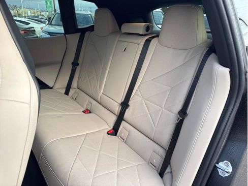 Used 2023 BMW iX xDrive50 w/ Sport Package image 24