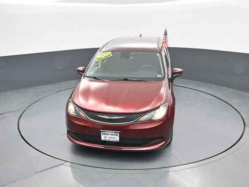 Used 2023 Chrysler Voyager LX FWD image 29
