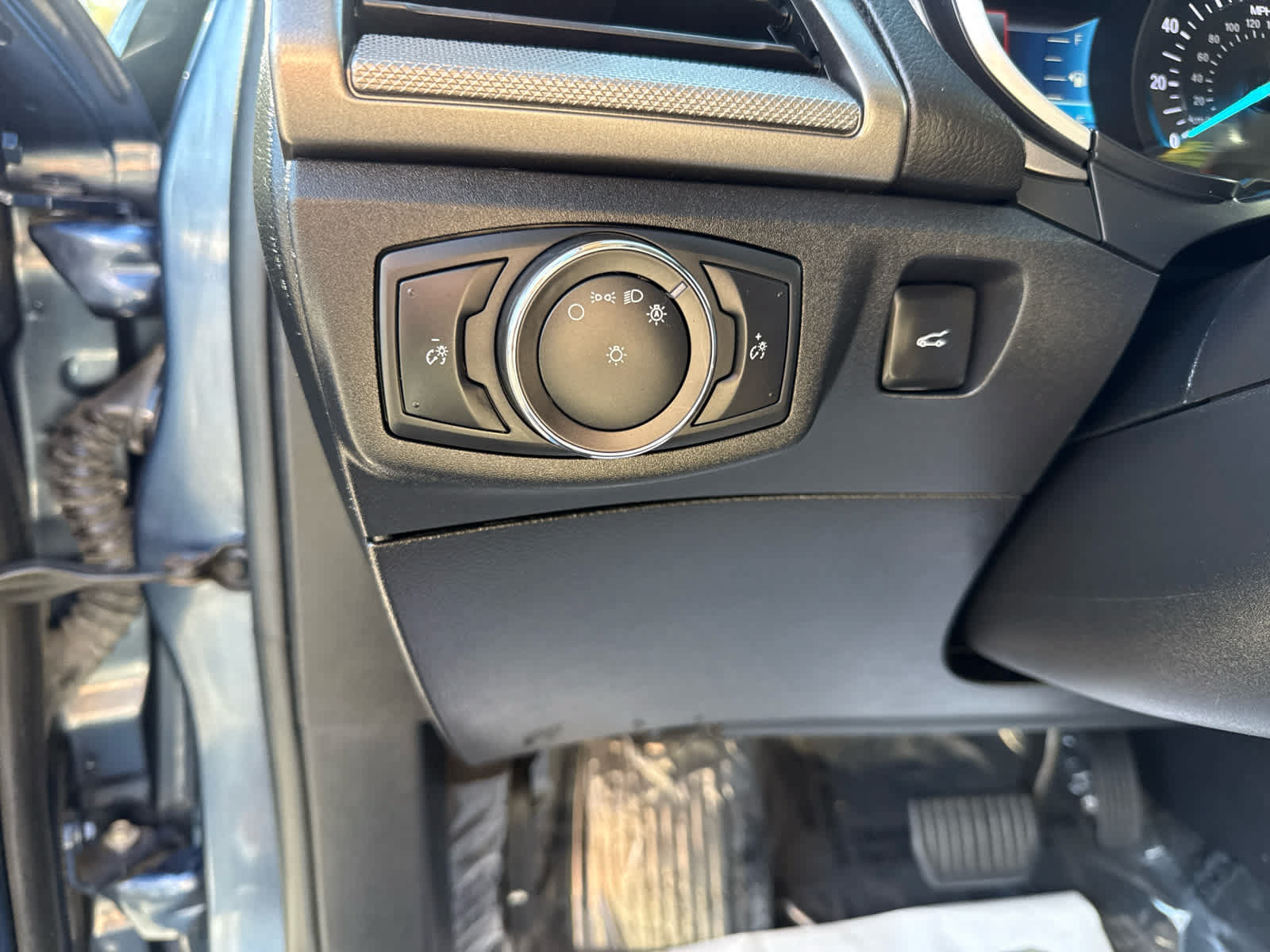 Used 2019 Ford Fusion S FWD image 17