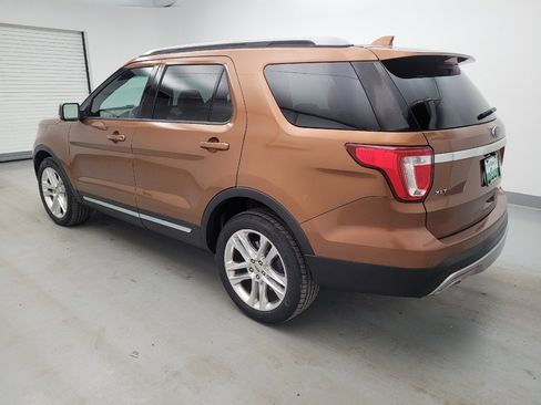 Used 2017 Ford Explorer XLT w/ Equipment Group 202A AWD/4WD image 3