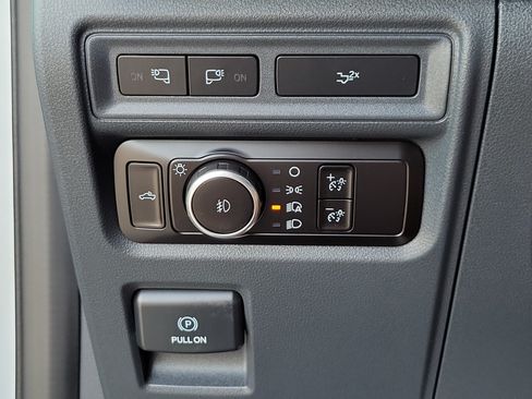 Used 2023 Ford F150 XLT w/ Equipment Group 302A High RWD image 14