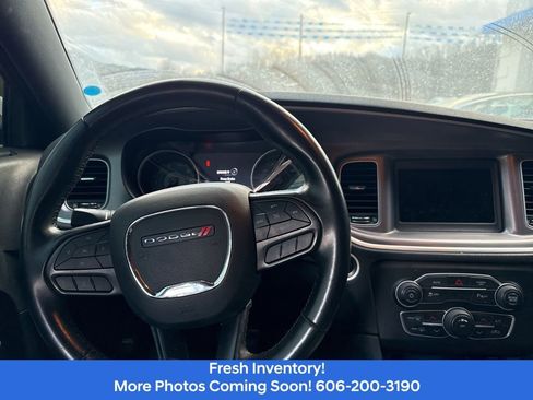 Used 2022 Dodge Charger SXT image 12
