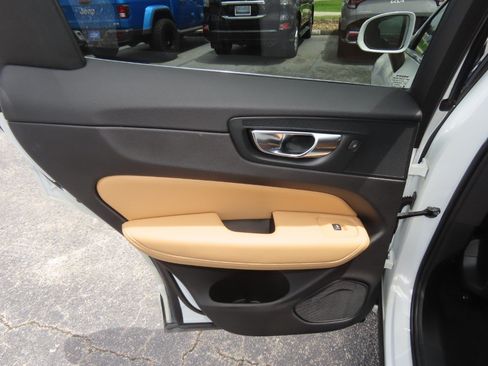Used 2020 Volvo XC60 T5 Inscription w/ Protection Package Premier AWD/4WD image 19