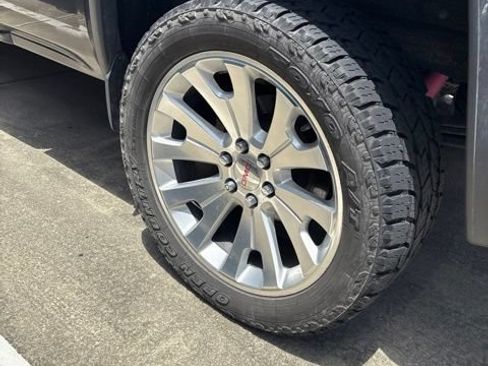 Used 2015 GMC Sierra 1500 SLT w/ All-Terrain Package AWD/4WD image 11