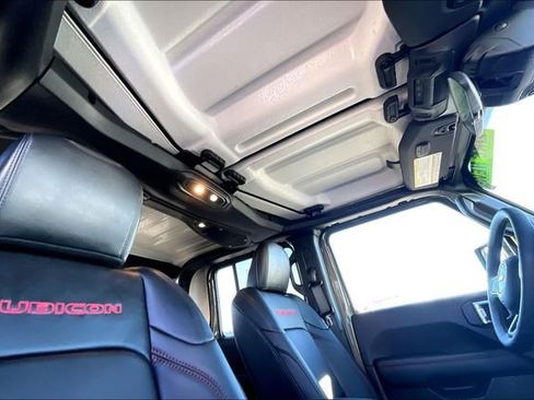 Used 2025 Jeep Gladiator Rubicon w/ Convenience Group image 17