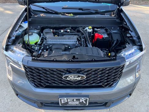 New 2025 Ford Maverick XLT w/ XLT Luxury Package image 13