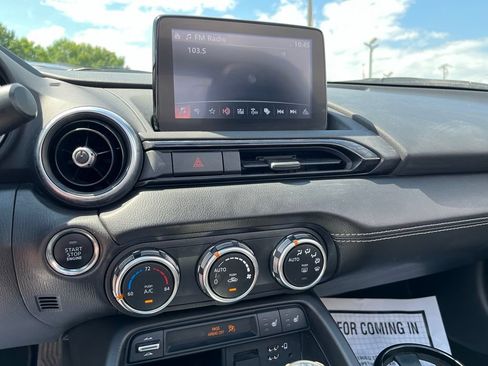 Used 2022 MAZDA MX-5 Miata RF Grand Touring RWD image 17