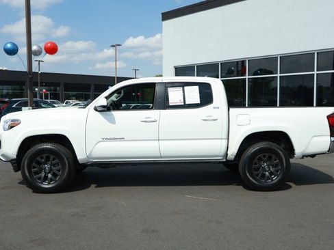 Used 2023 Toyota Tacoma SR5 image 10