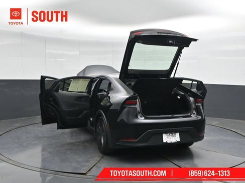 Used 2025 Toyota Prius LE AWD/4WD image 55