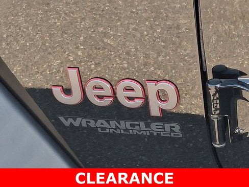 Used 2022 Jeep Wrangler Unlimited Rubicon AWD/4WD image 29