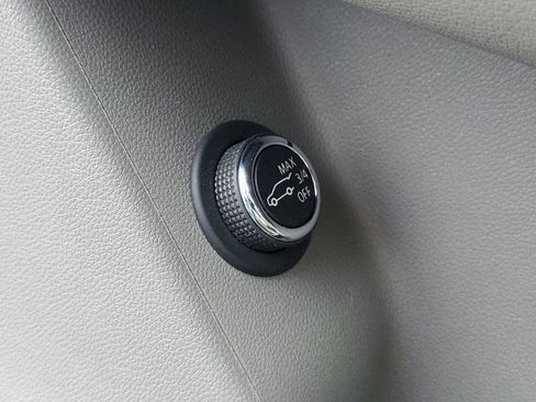 Certified 2022 Cadillac XT6 Premium Luxury w/ LPO, Floor Liner Package AWD/4WD image 26